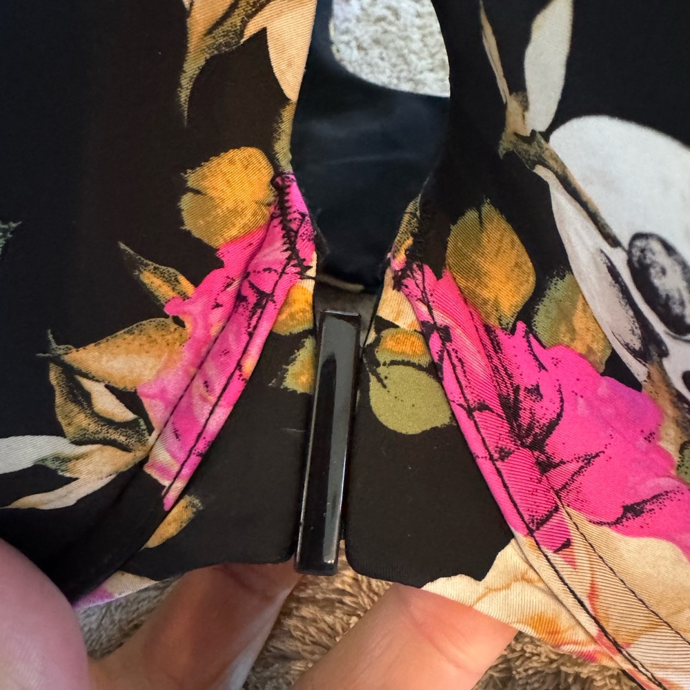 Torrid Curve Black Floral and Skull Bra Size 40 DDD - Picture 3 of 9
